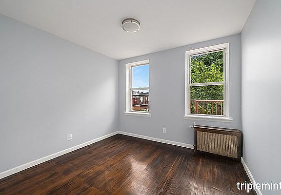 2nd image of 22-11 Crescent St #3R