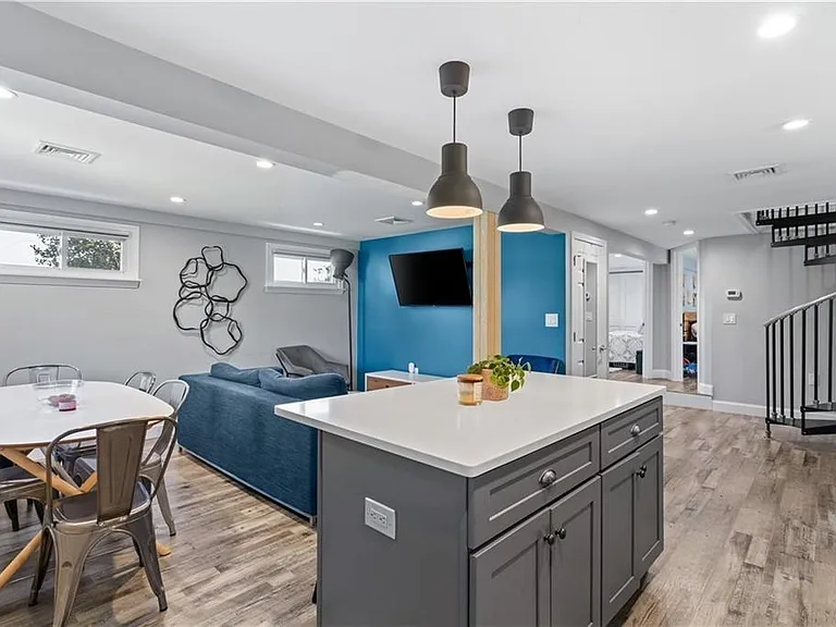 4 James St #2 — Photo 13