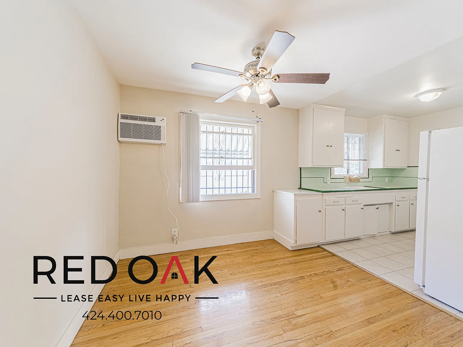 Spacious One Bedroom with Lots of Natural Light and Garage Parking ~ In Pico-Robertson! — Photo 4