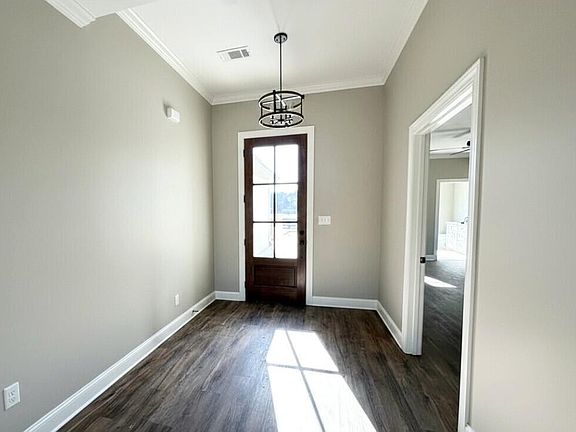 2nd image of 108 Farmhouse Ln