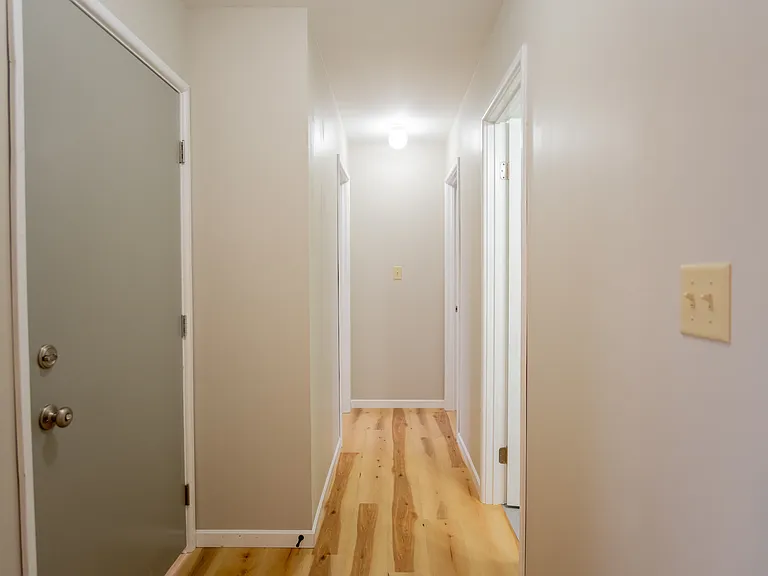 4550 Washington Square Dr — Photo 6