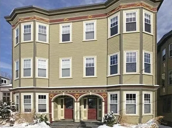 85 Francis St #3, Brookline, MA 02446