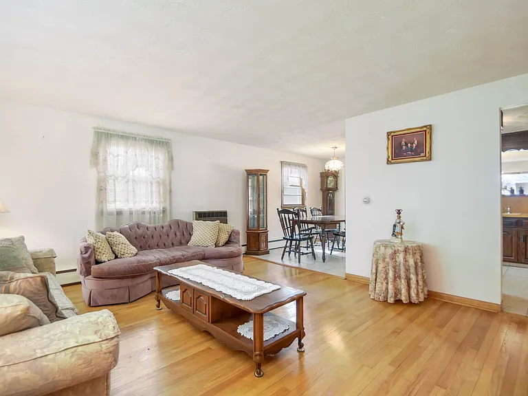 3895 Madison Ave — Photo 4