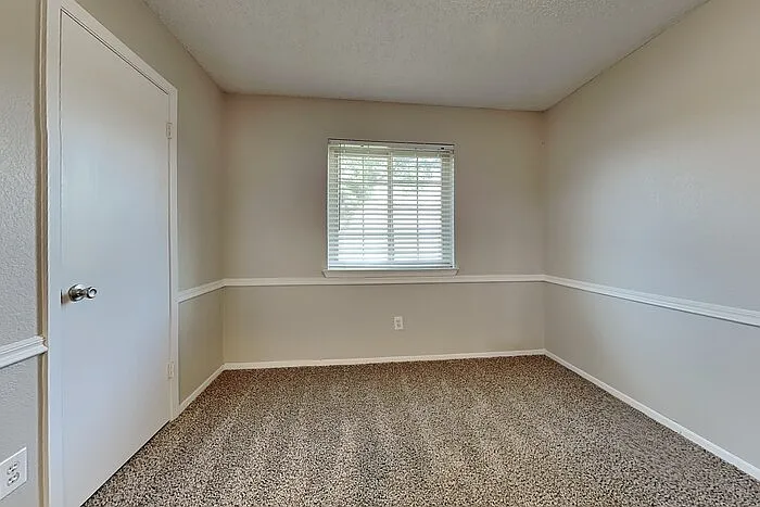 621 Shenandoah Ct — Photo 16