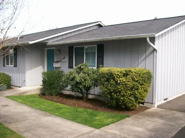 1012 W L St, Springfield, OR 97477