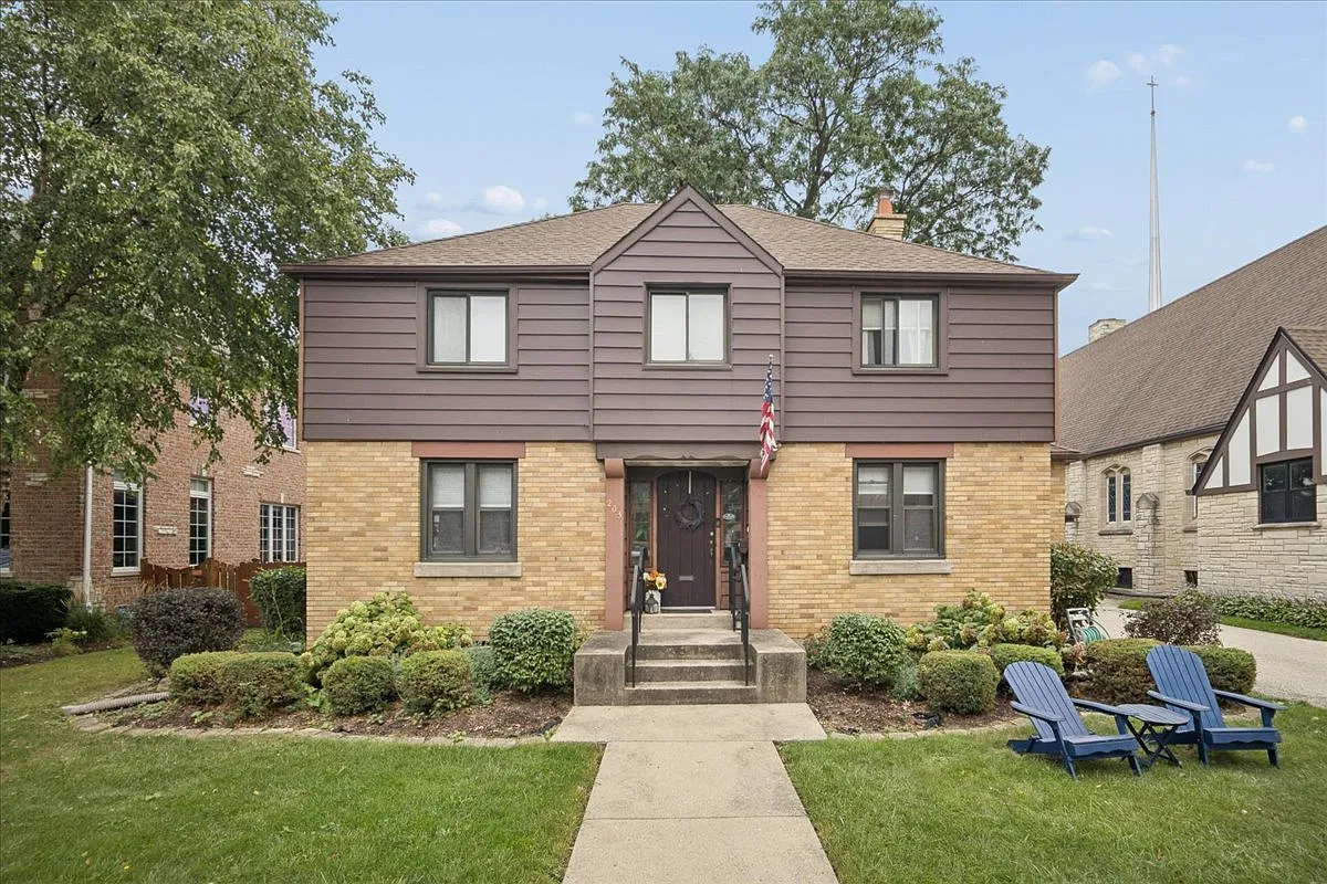 3 bed, 1.5 bath, 2146 sqft, $4,200 — Photo 1