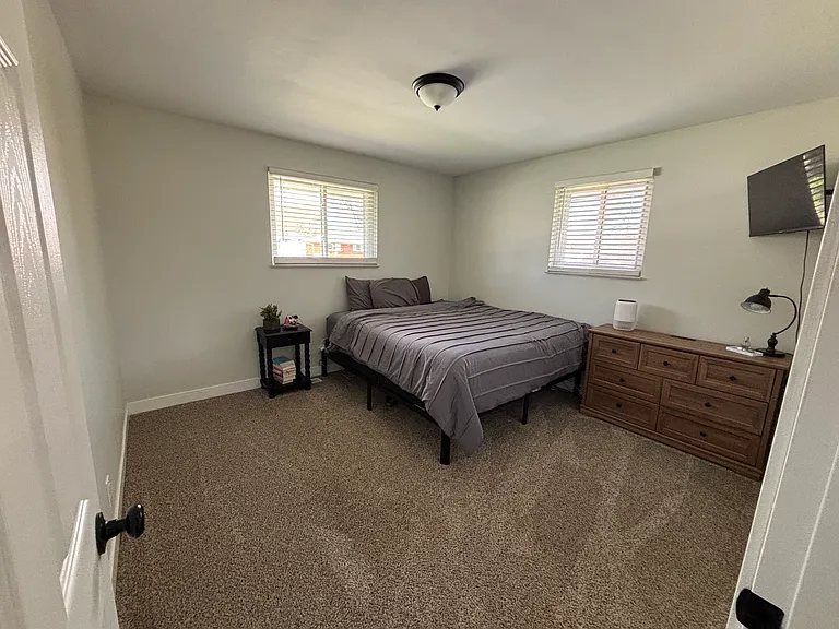 901 Briarwood Ln — Photo 12