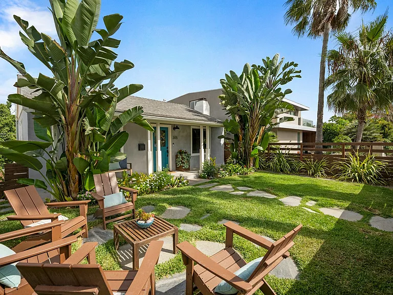 305 Neptune Ave — Photo 4