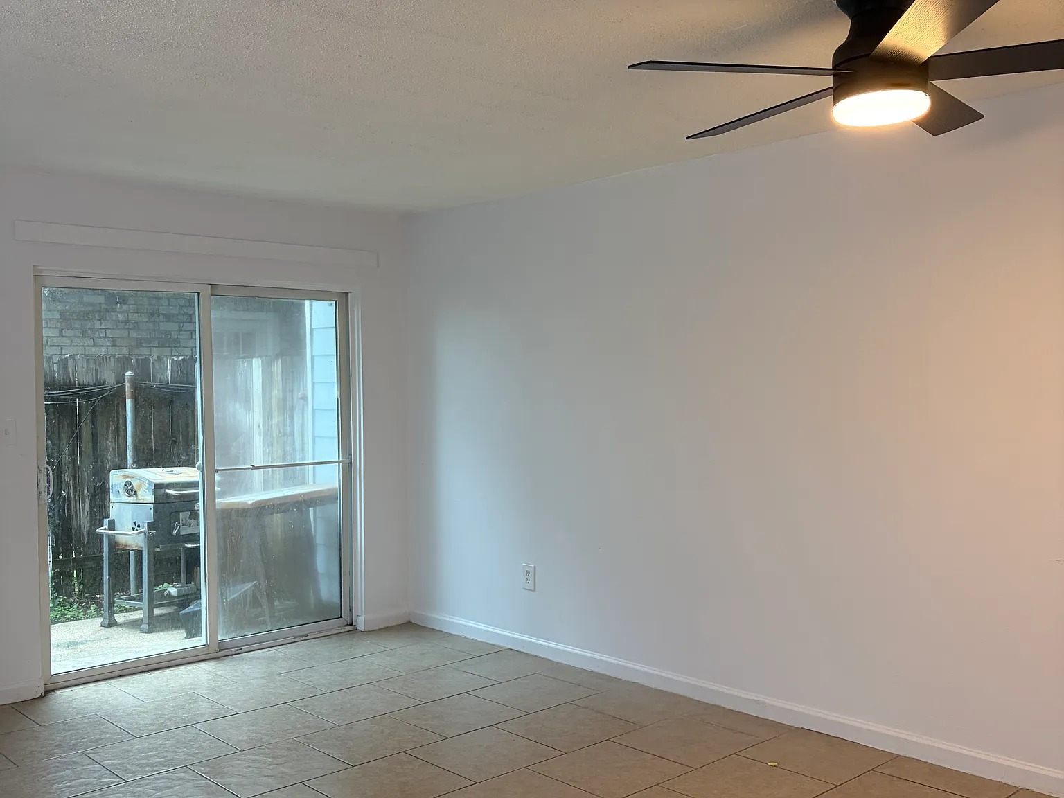 3 bed, 1400 sqft, $1,450 — Photo 3