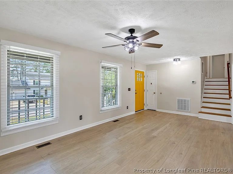 1931 Daphne Cir — Photo 5