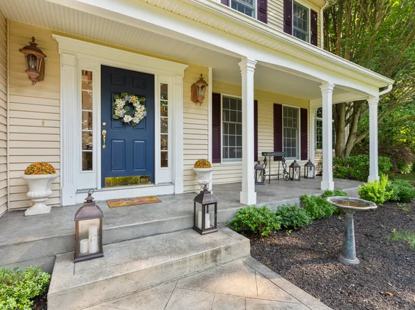 81 Valley Stream Lane, Southbury, CT 06488
