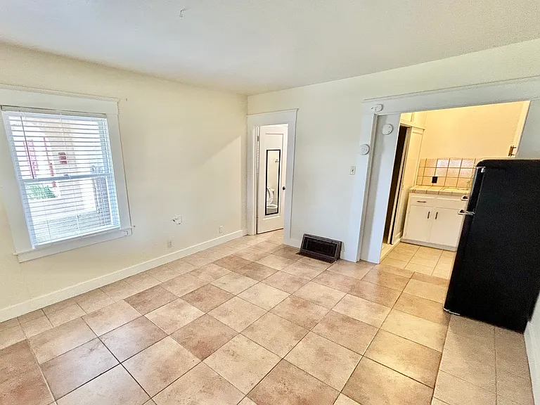 1456 E Olive Ave — Photo 2
