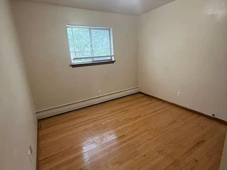 5414 58th Ave — Photo 3