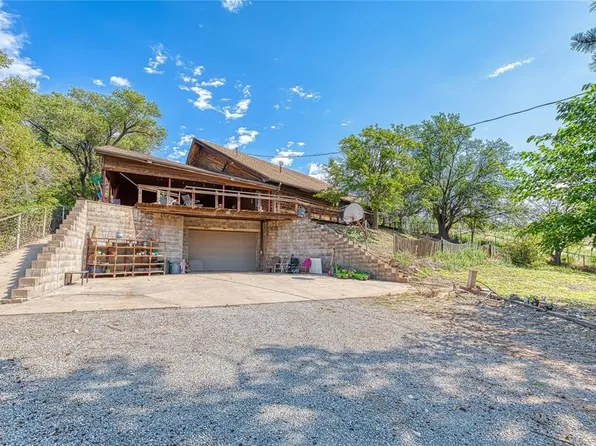 901 Jaycee Industrial Dr #1/2, Clinton, OK 73601