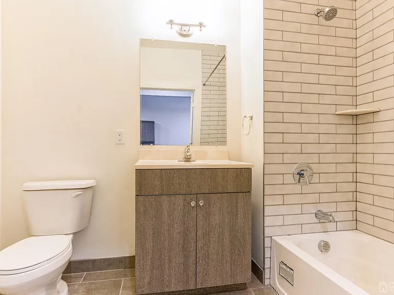 361 Main St #202 — Photo 18