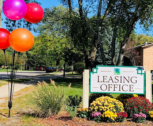 MOVE IN SPECIAL $600 Off your Move-in cost! Call the office for more details Photo 1