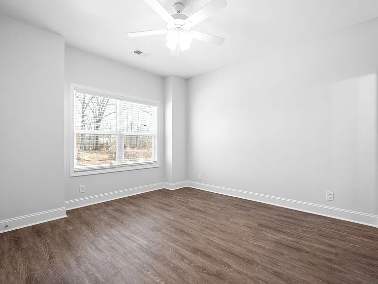 760 Tracy Ln #F104 — Photo 9