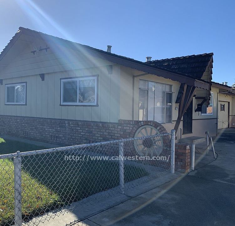 1st image of 915 N 16th St