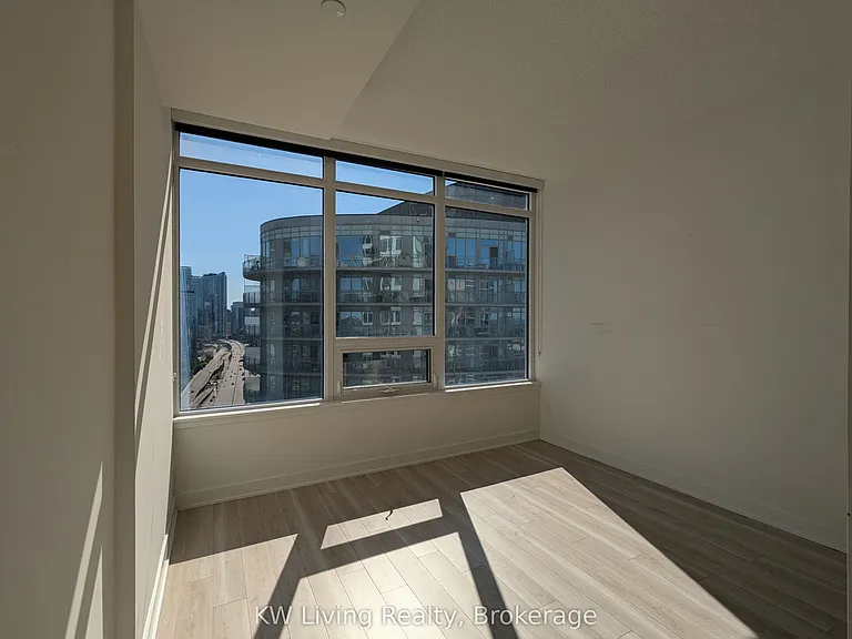 17 Bathurst St #3012 — Photo 10