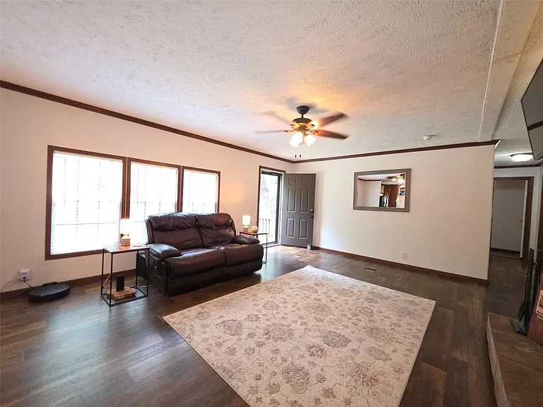 21683 White Oak Dr — Photo 6