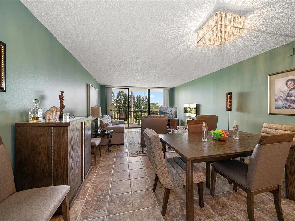 5700 Escondida Blvd S #306