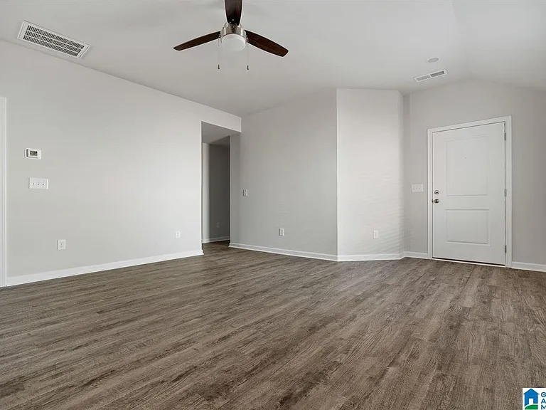 613 Klynes Dr — Photo 6