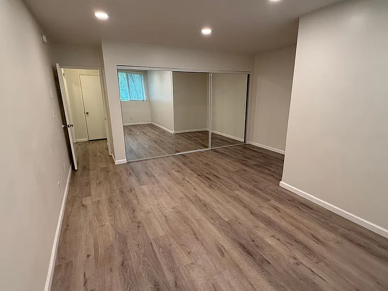 33 Driftwood St — Photo 12
