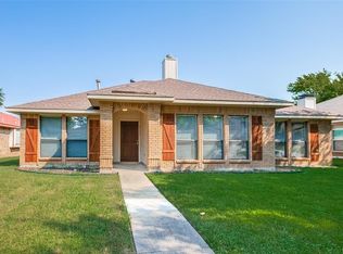 2139 McIntosh Dr, Garland, TX 75040