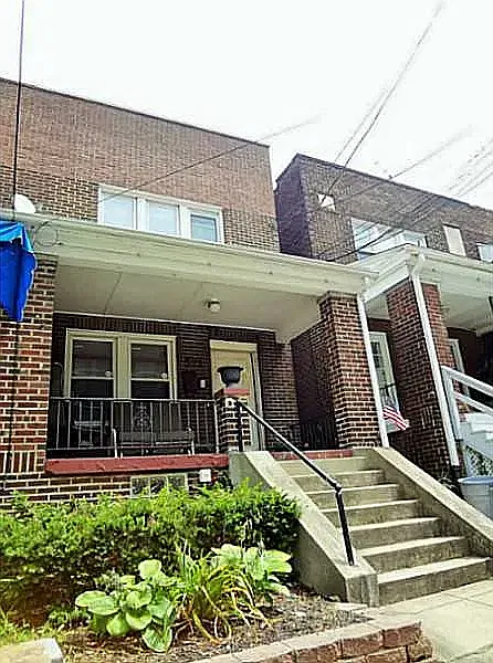 3 bed, 1236 sqft, $2,200 — Photo 1