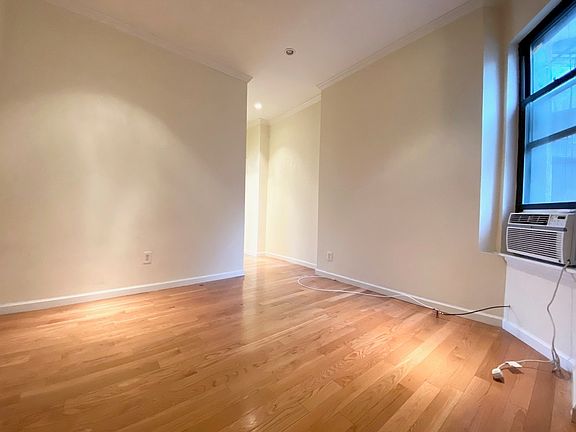 3rd image of 223 E 28th St #4B