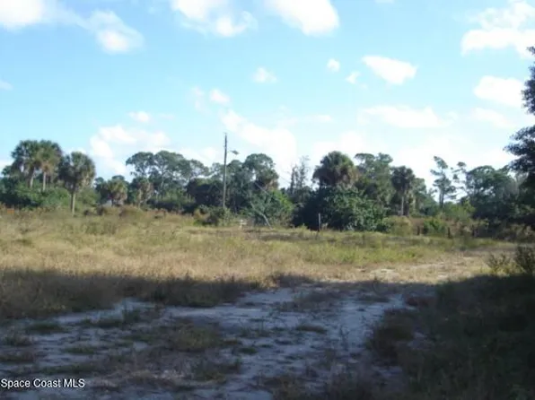 2185 Glatter Rd, Malabar, FL 32950