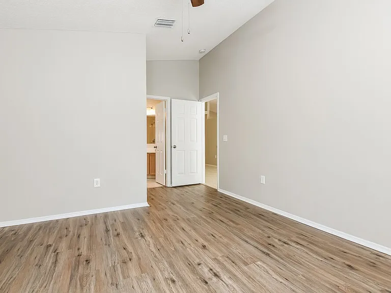 2603 Spring Hill Dr — Photo 10