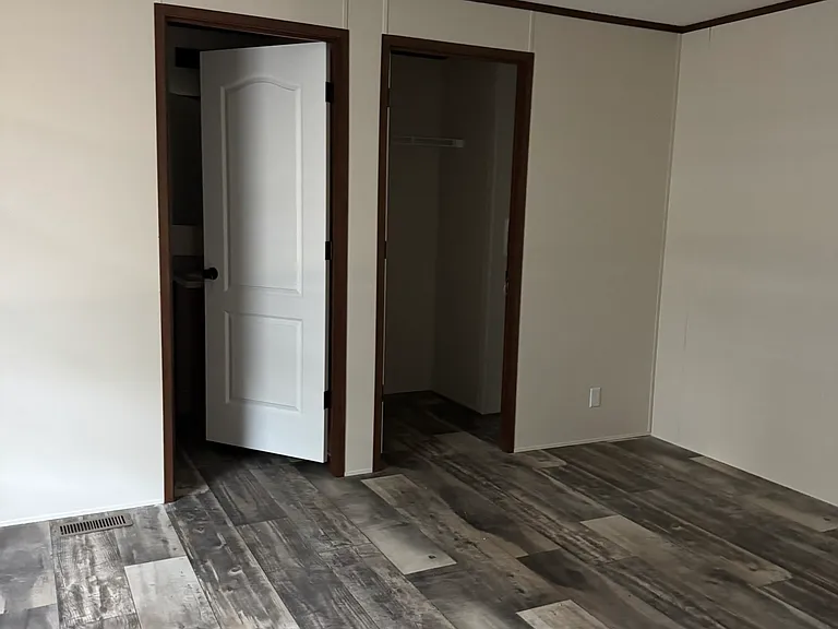 2300 Lafayette Ave #26 — Photo 4