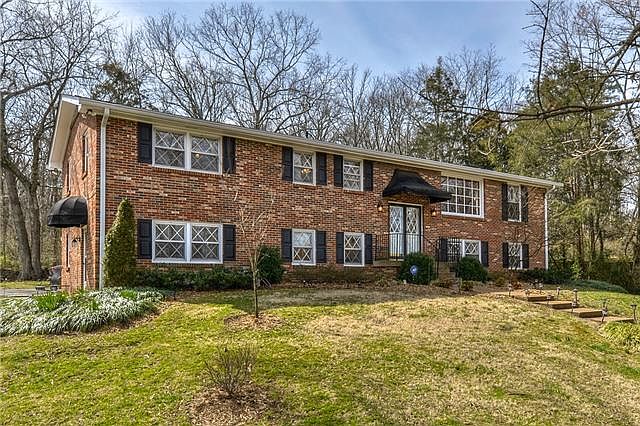 1st image of 805 Belton Dr