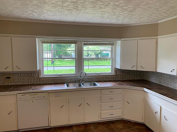 5th image of 109 Belle Dame Dr