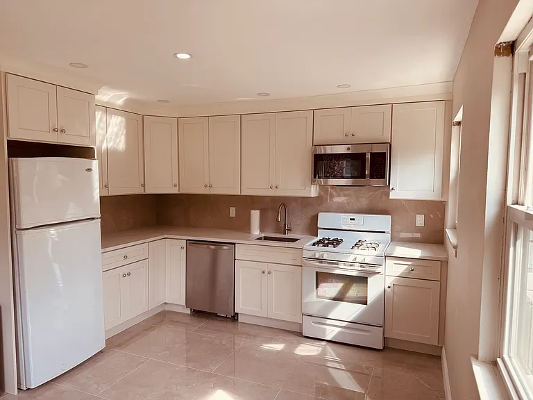 117 Bayview Ave #1B — Photo 4