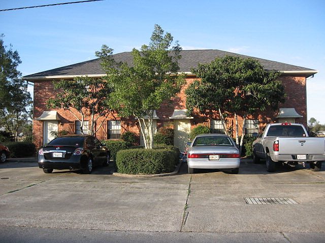 1st image of 204 Gloria St