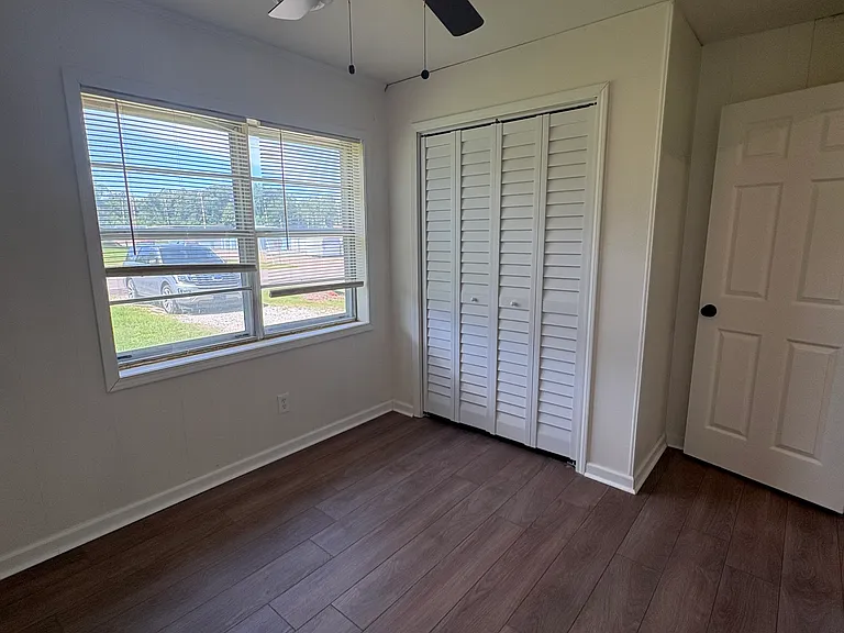 216 E Clayton St — Photo 20