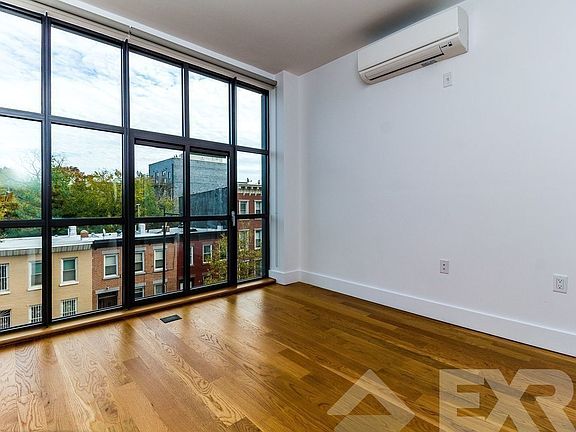 4th image of 1040 Dean St #307B