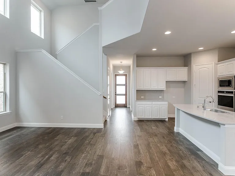 1537 Euclid Aly — Photo 29