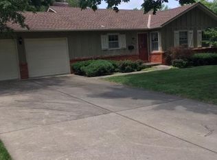 9140 Somerset Dr, Overland Park, KS 66207