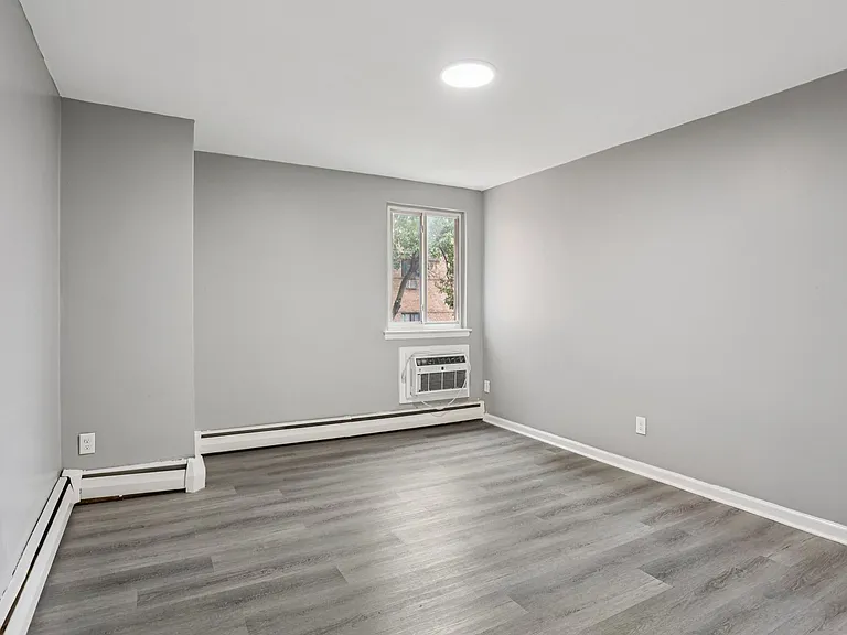 Mandela Apartments — Photo 12