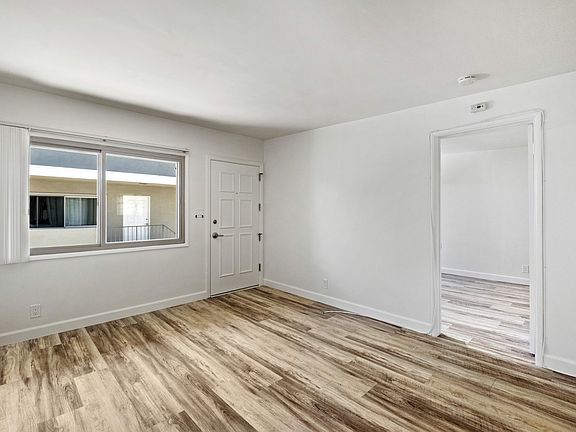 4th image of 620 E Imperial Ave