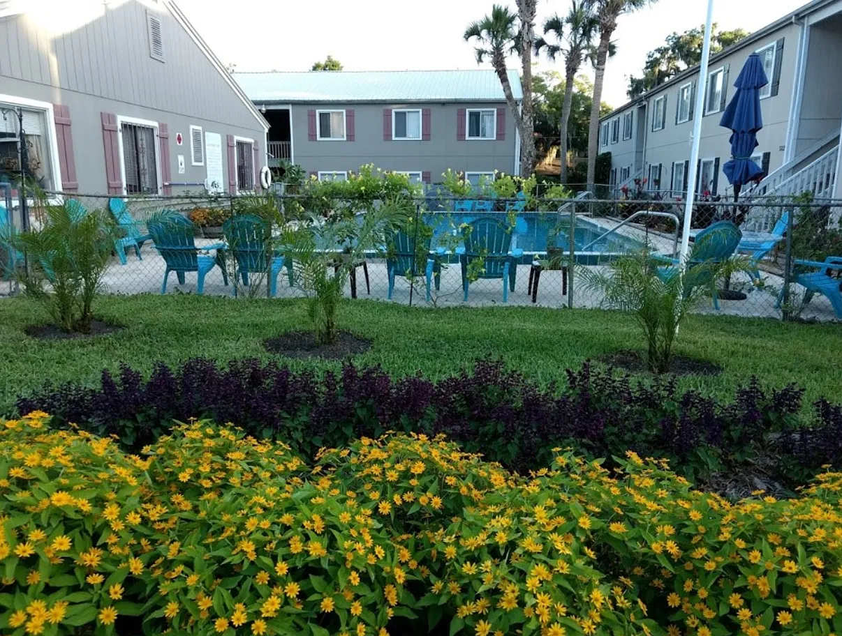 Lyn Garden Apartments — Photo 2