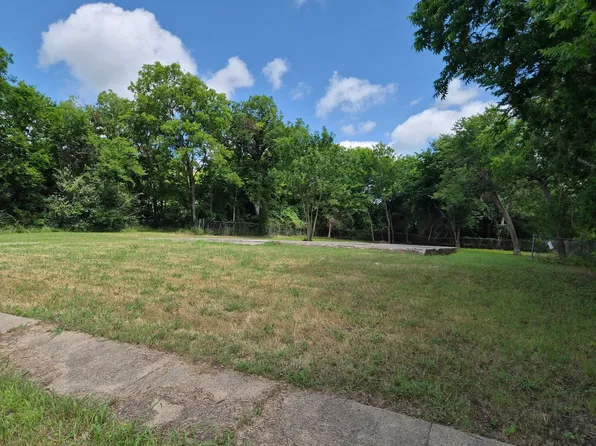 2214 Marshall St, Greenville, TX 75401