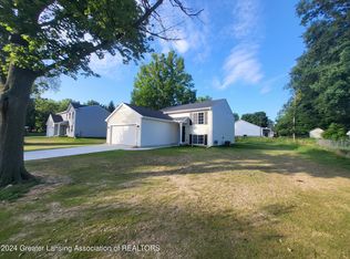 906 Chester St, Eaton Rapids, MI 48827