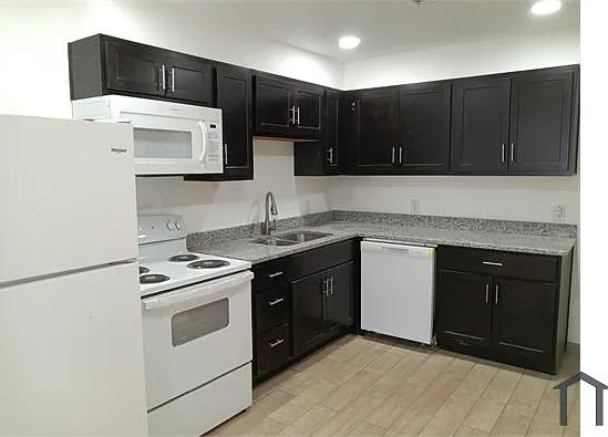 4 bed, 1216 sqft, $1,400 — Photo 2