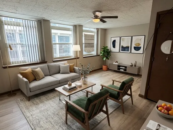230 W 3rd St, Davenport, IA