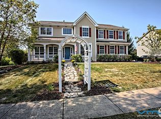 350 Prairieview Dr, Geneva, IL 60134