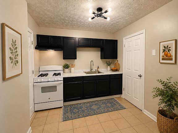 4th image of 2704 Greystone Pl